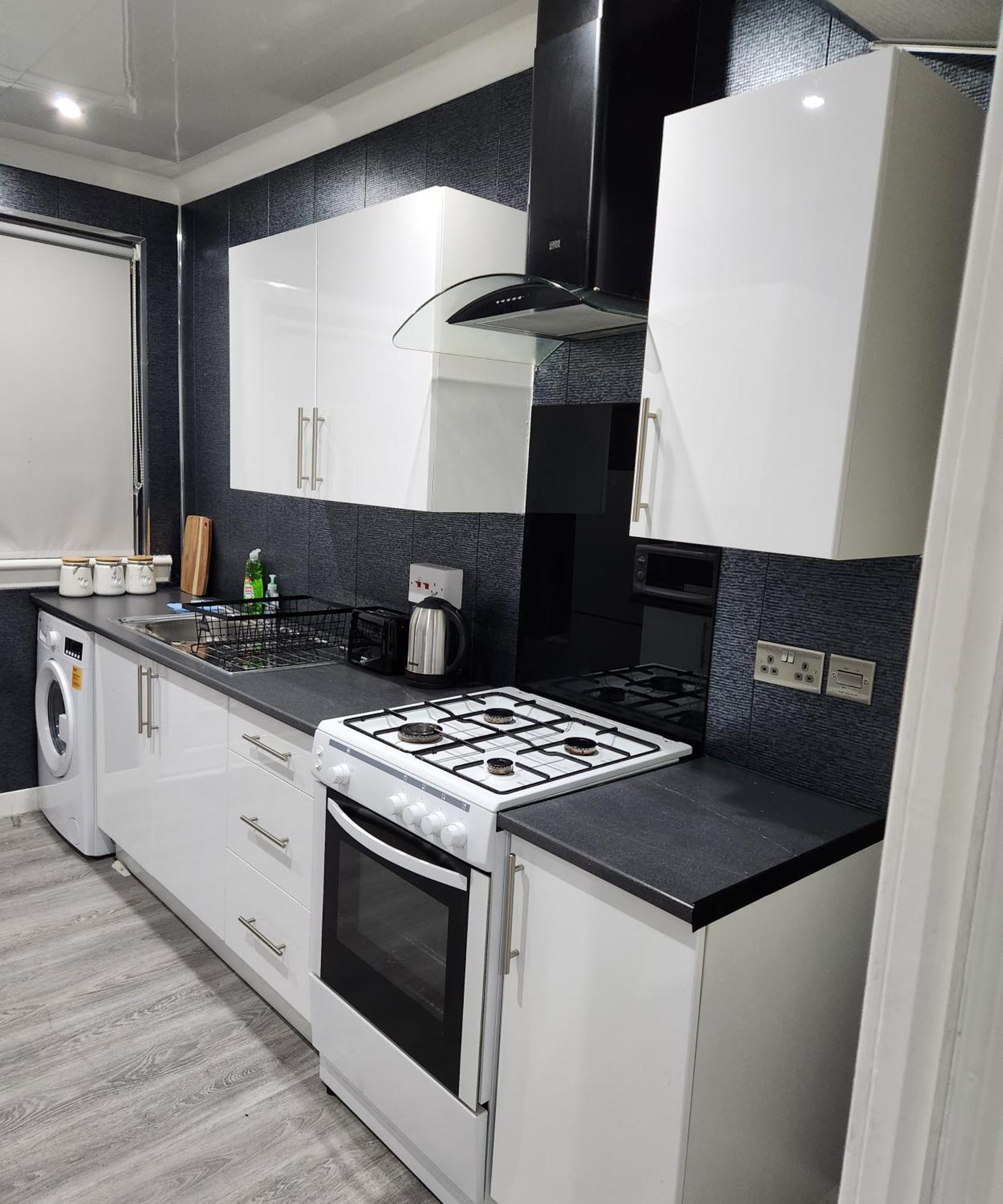 Fm Homes & Apartments 3 Bedroom 마더웰 외부 사진