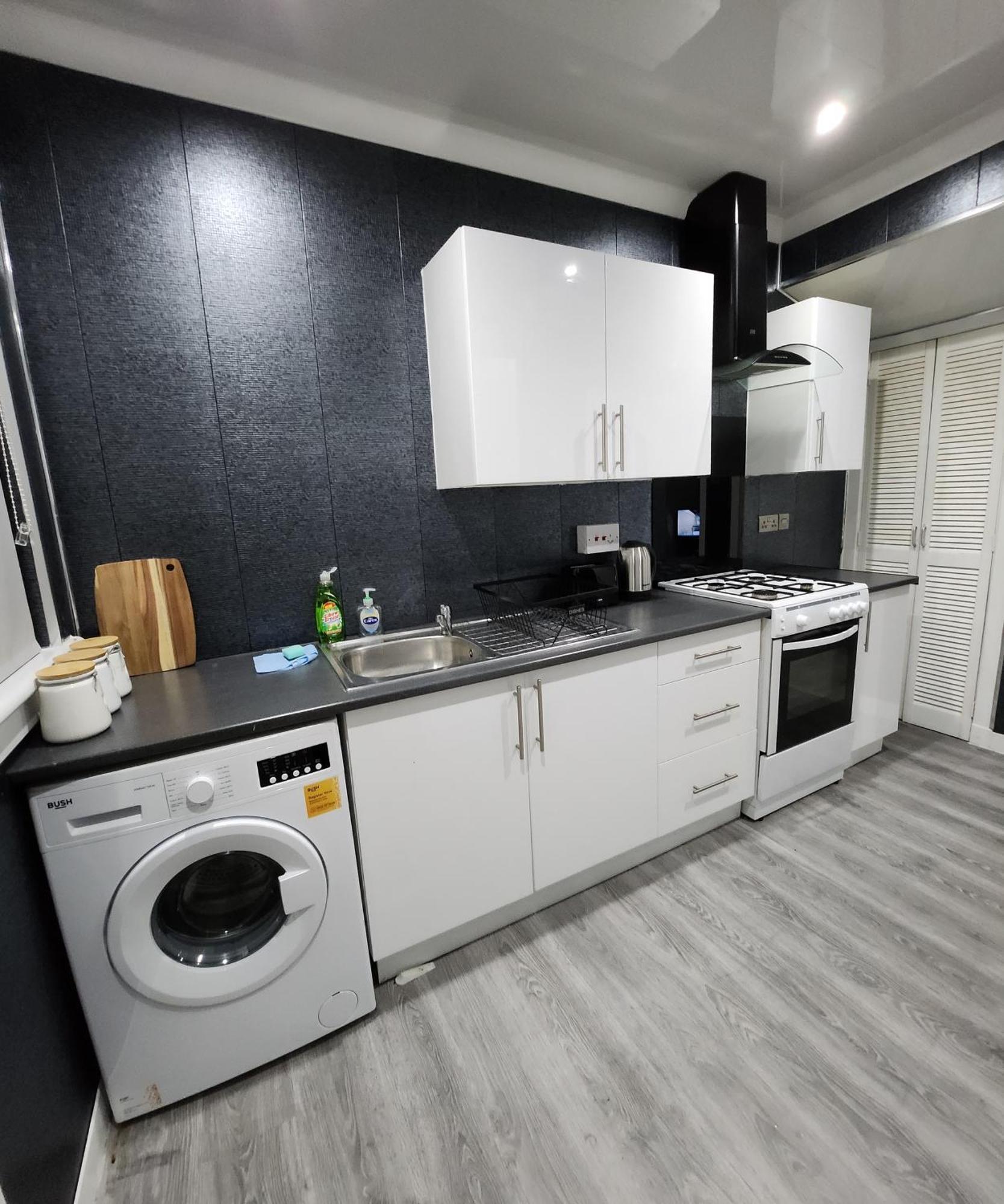 Fm Homes & Apartments 3 Bedroom 마더웰 외부 사진